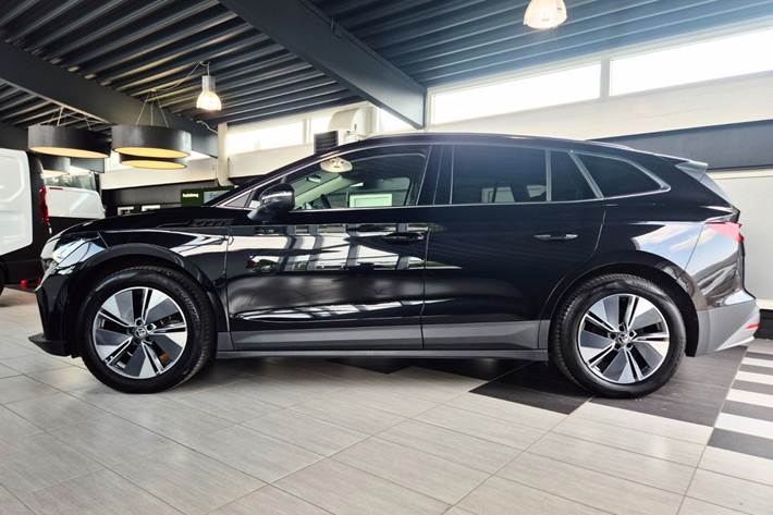 Sort Skoda Enyaq fra 2023