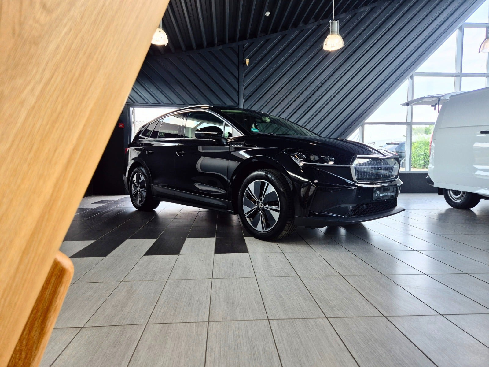 Sort Skoda Enyaq fra 2023