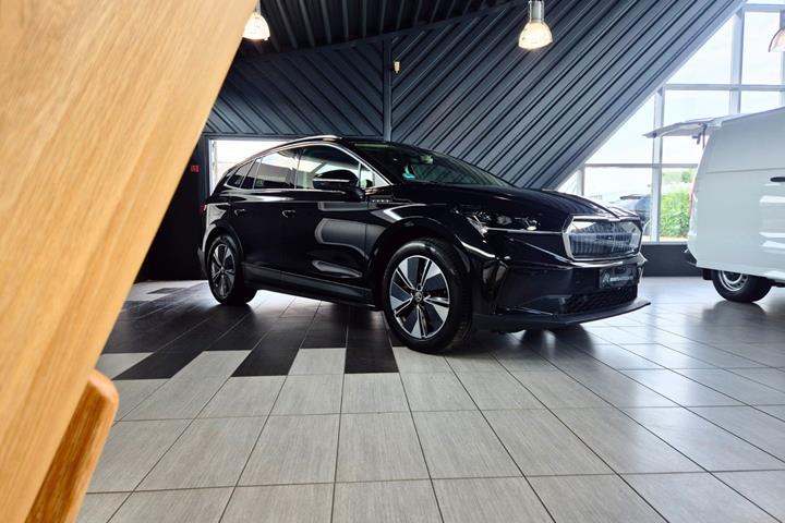 Sort Skoda Enyaq fra 2023