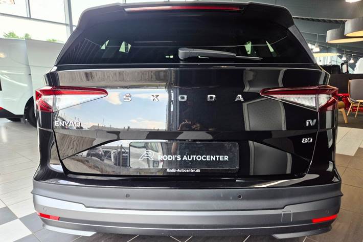 Sort Skoda Enyaq fra 2023