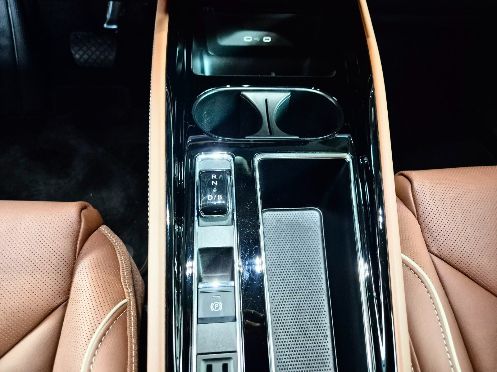 Sort Skoda Enyaq fra 2023