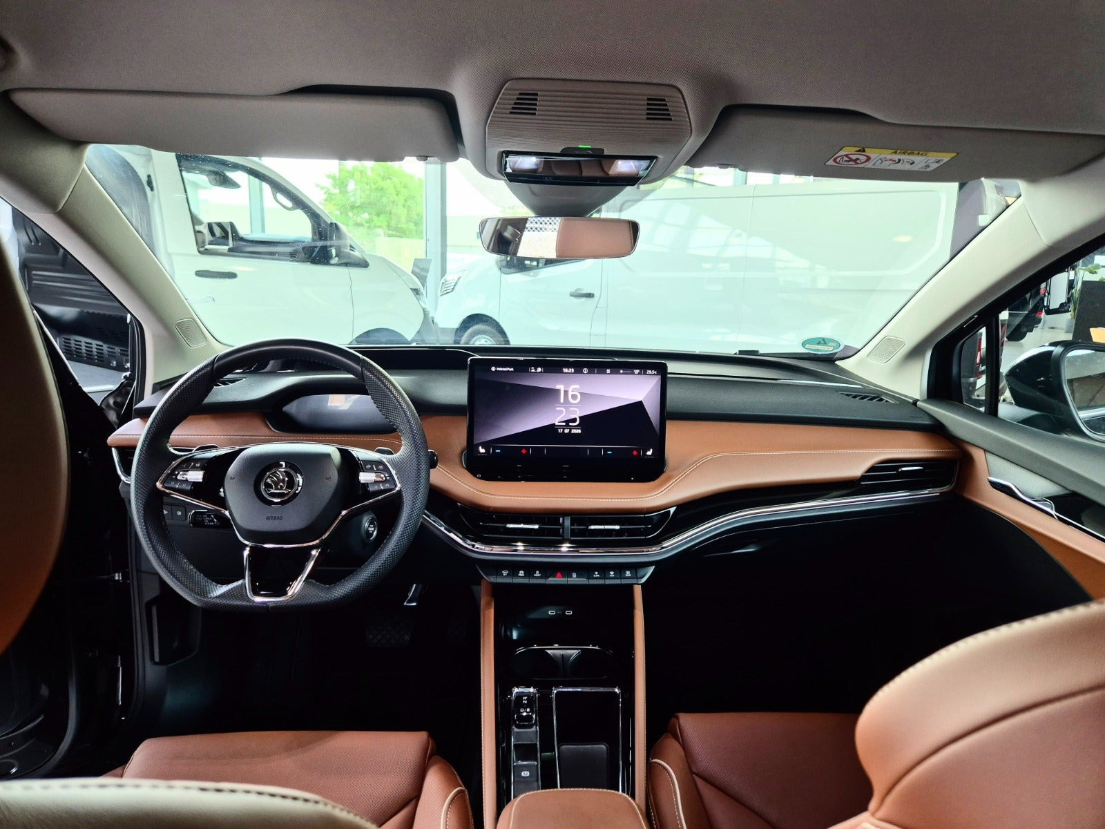 Sort Skoda Enyaq fra 2023