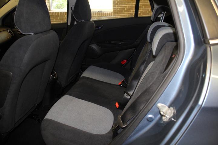 Blå Fiat Bravo fra 2007 set indefra