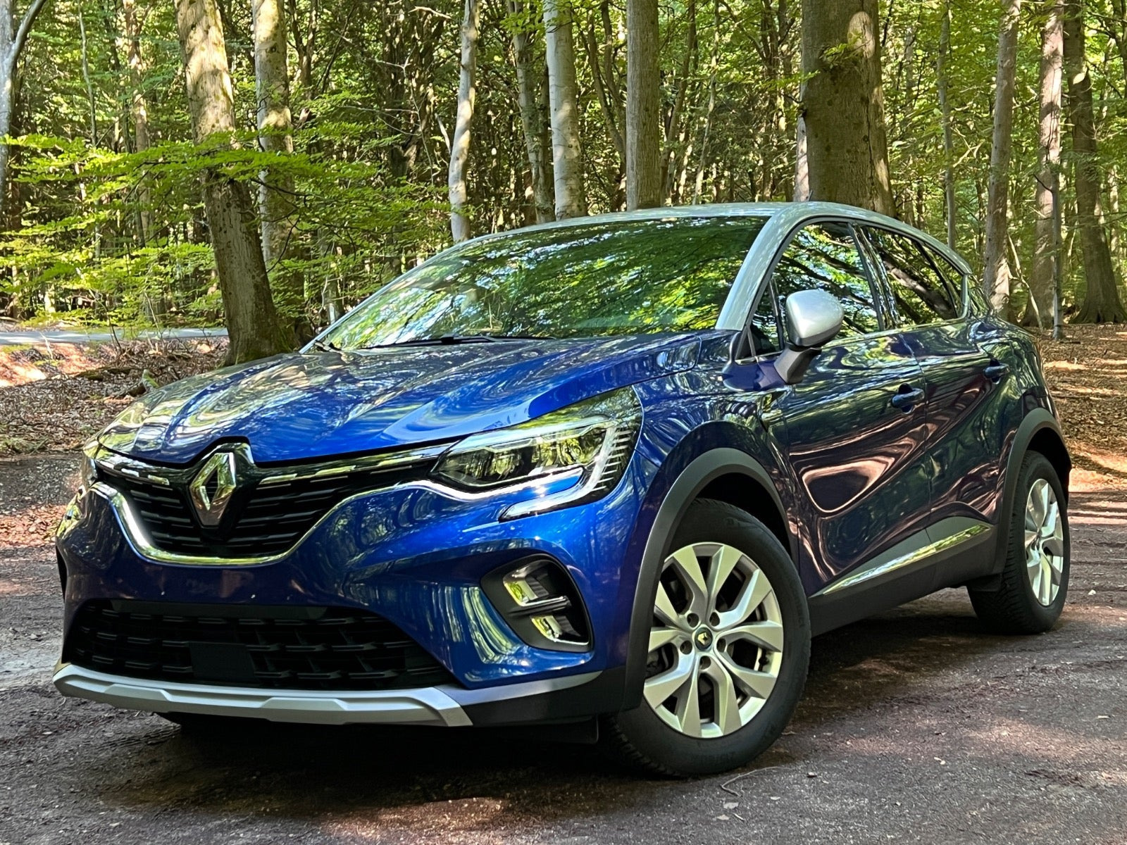 Blå Renault Captur fra 2021