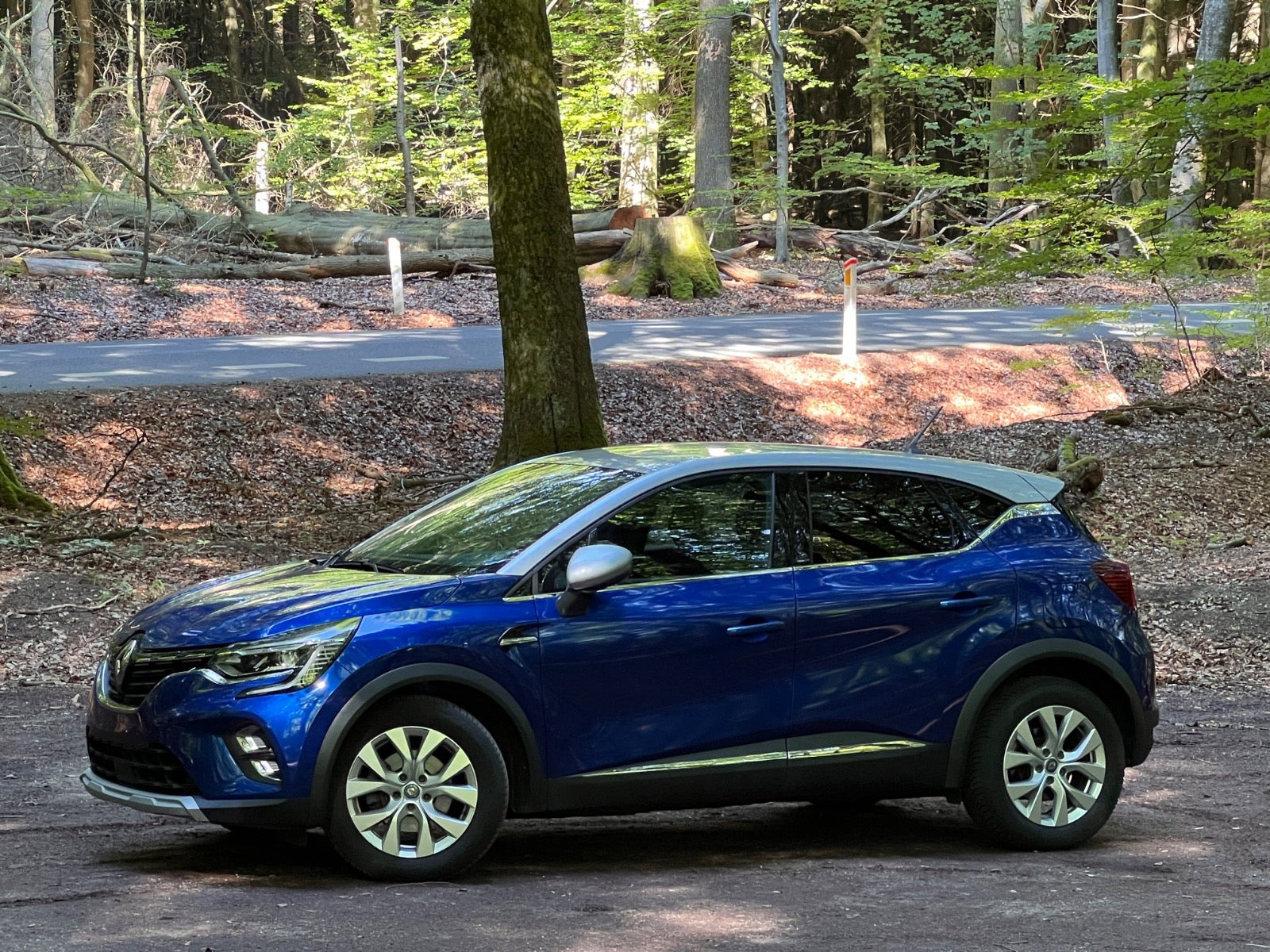 Blå Renault Captur fra 2021