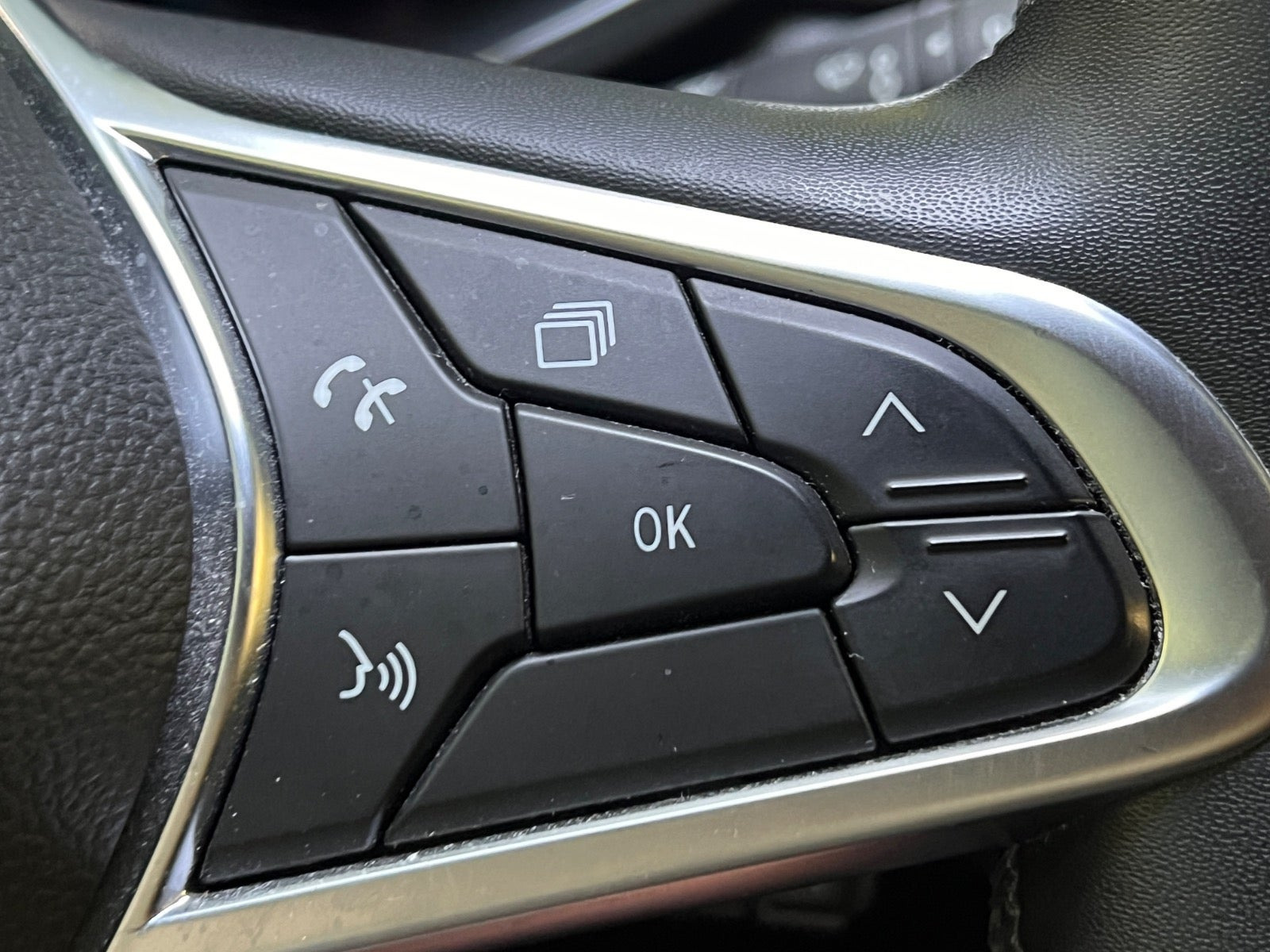 Blå Renault Captur fra 2021