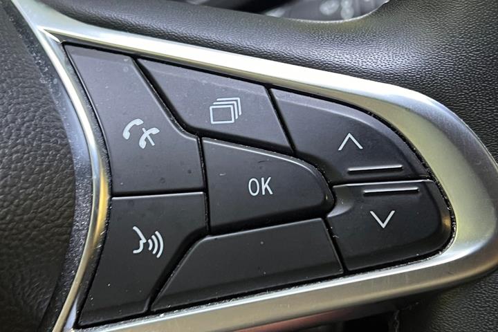 Blå Renault Captur fra 2021