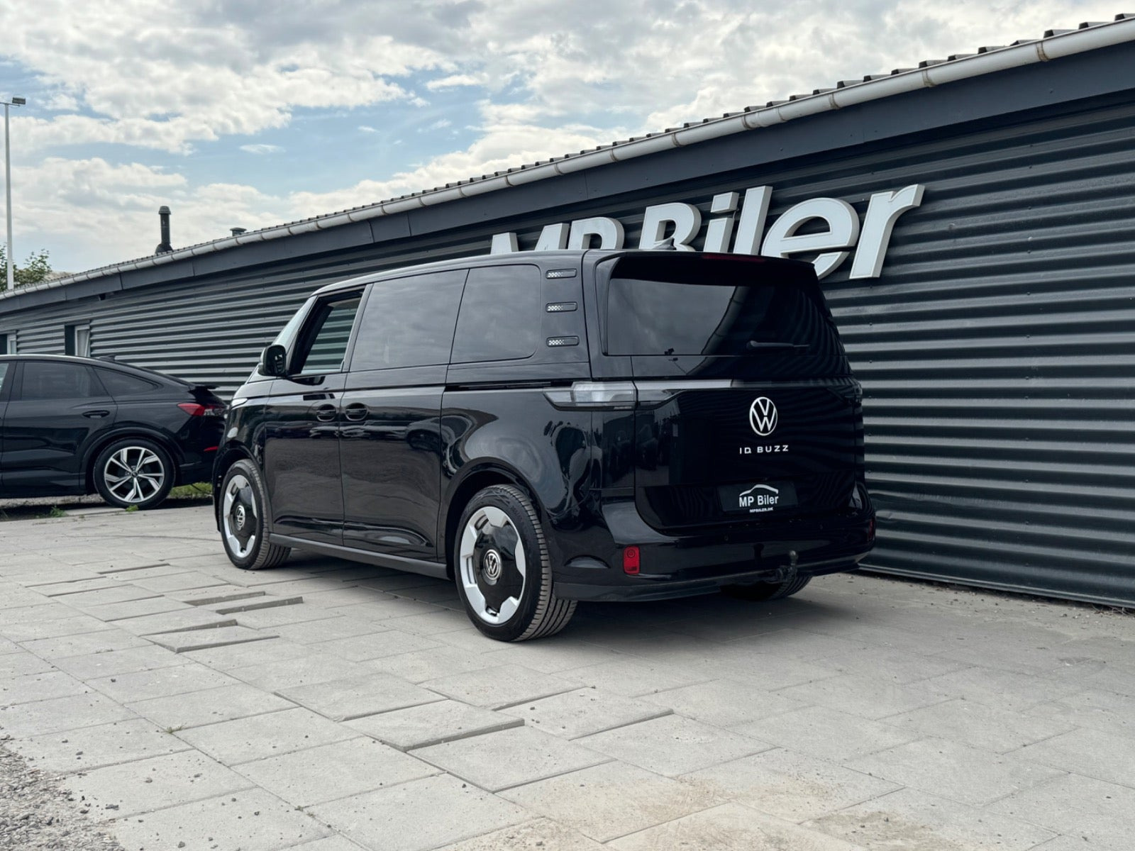 Sort VW ID.Buzz fra 2024