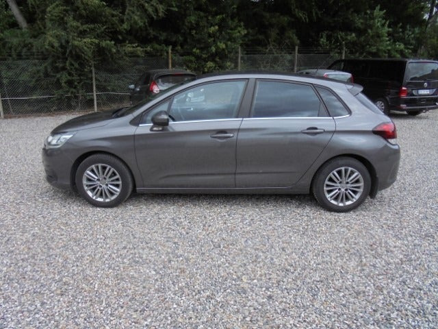 Grå Citroën C4 fra 2017