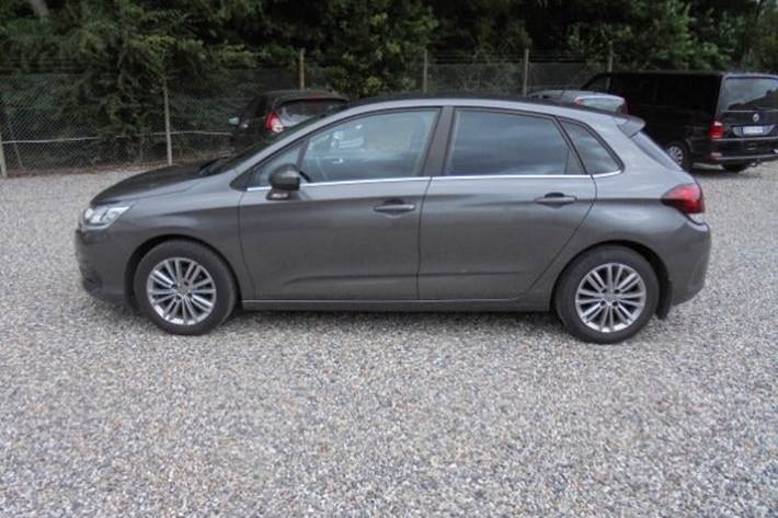 Grå Citroën C4 fra 2017