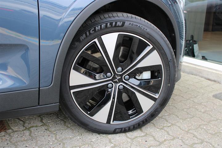 Blå Polestar 2 fra 2024