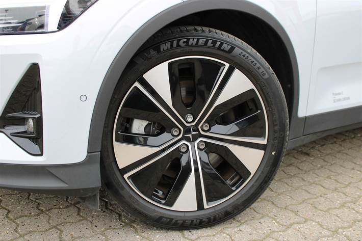 Hvid Polestar 2 fra 2024