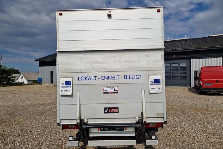 undefined Ford Transit 350 L4 Chassis fra 2022 set udefra