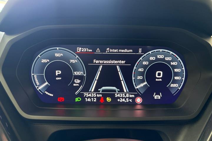 Grå Audi Q4 e-tron fra 2023