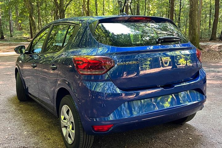 Blå Dacia Sandero fra 2021