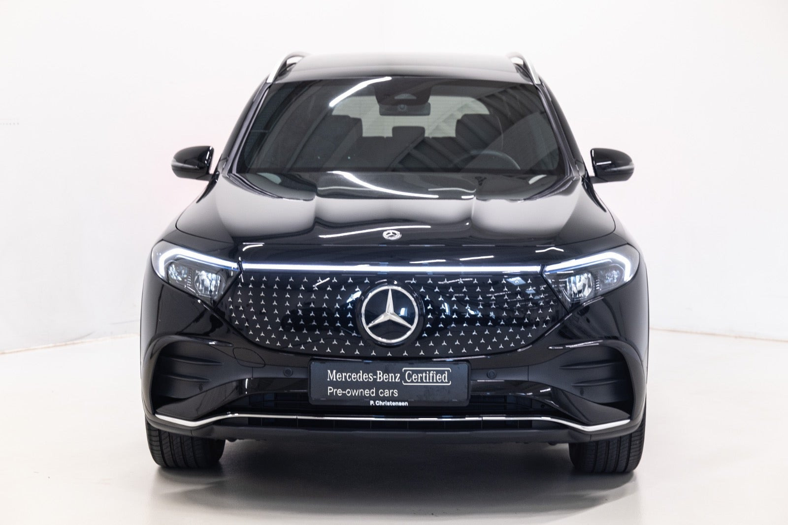 Sort Mercedes EQB350 fra 2025