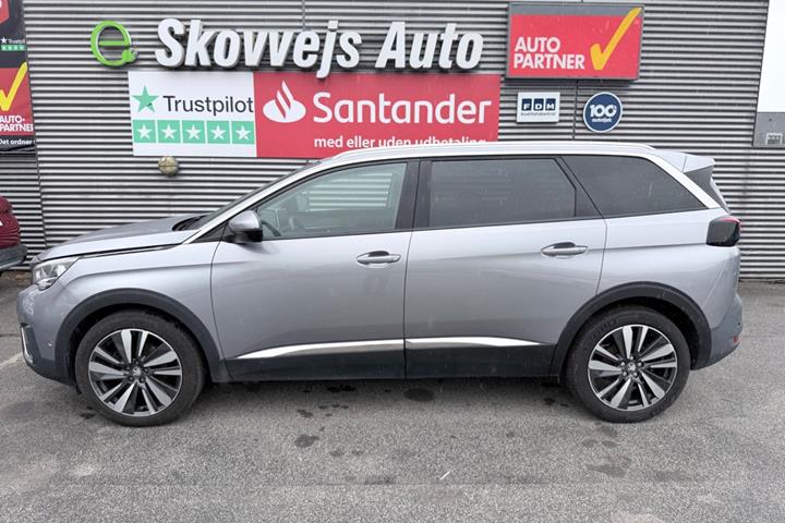 Grå Peugeot 5008 fra 2018