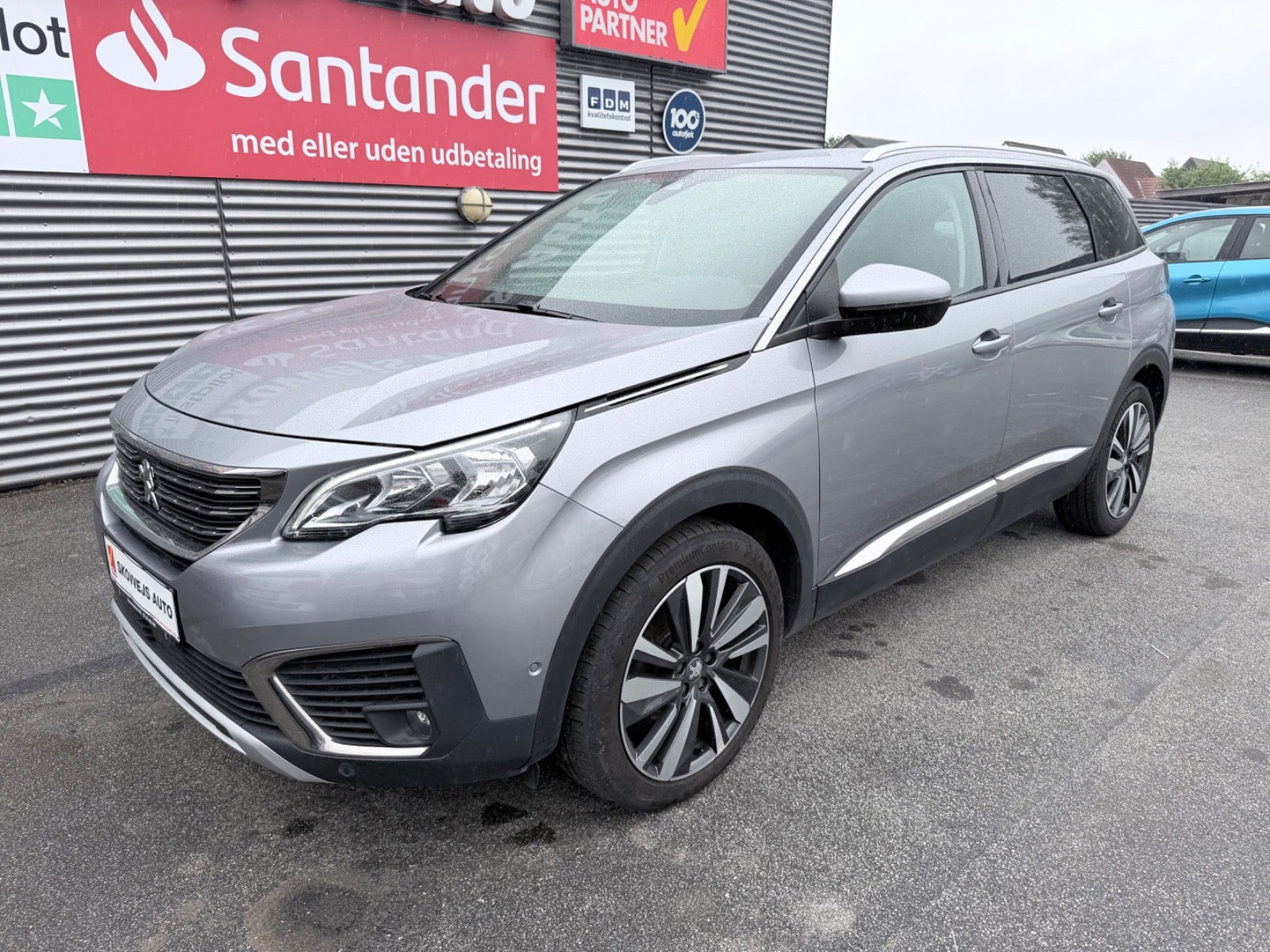 Grå Peugeot 5008 fra 2018