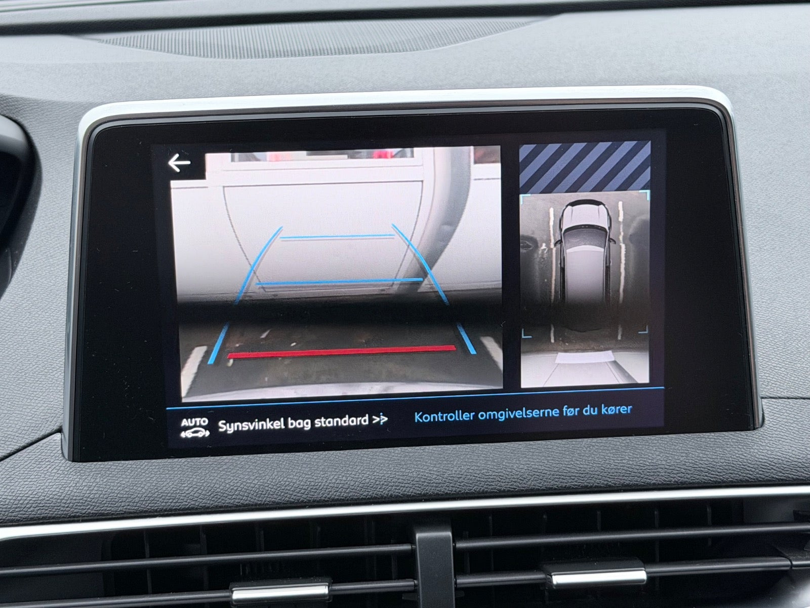 Grå Peugeot 5008 fra 2018