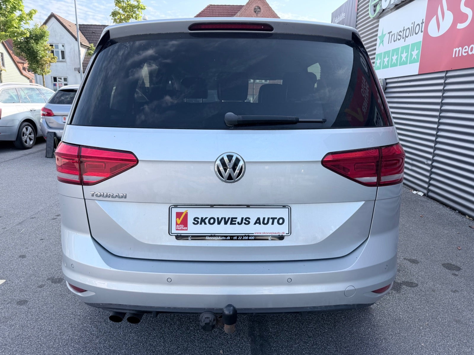 Sølv VW Touran fra 2018