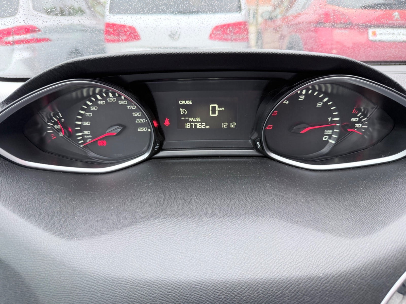 Hvid Peugeot 308 fra 2016