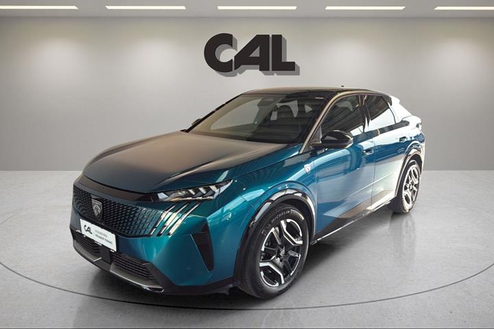 Blå Peugeot e-3008 fra 2025 set udefra