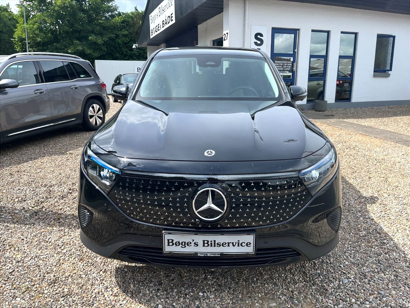 Sort Mercedes EQB250+ fra 2025