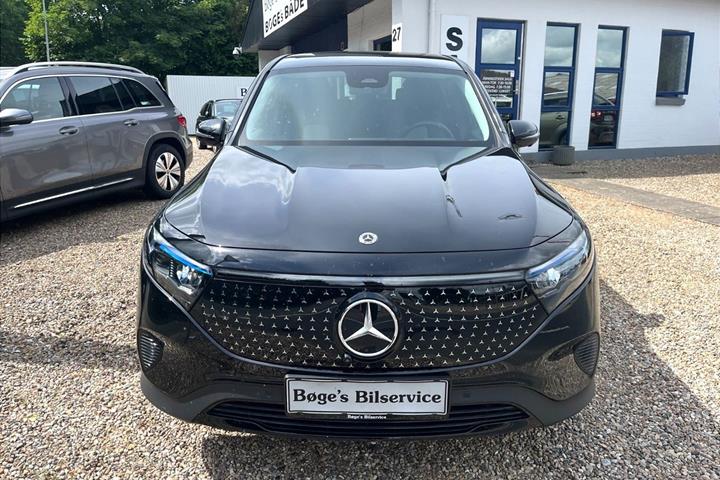 Sort Mercedes EQB250+ fra 2025