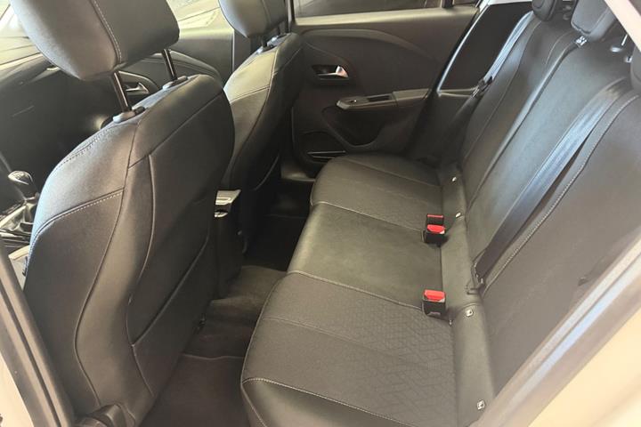 Hvid VW Golf VII fra 2014
