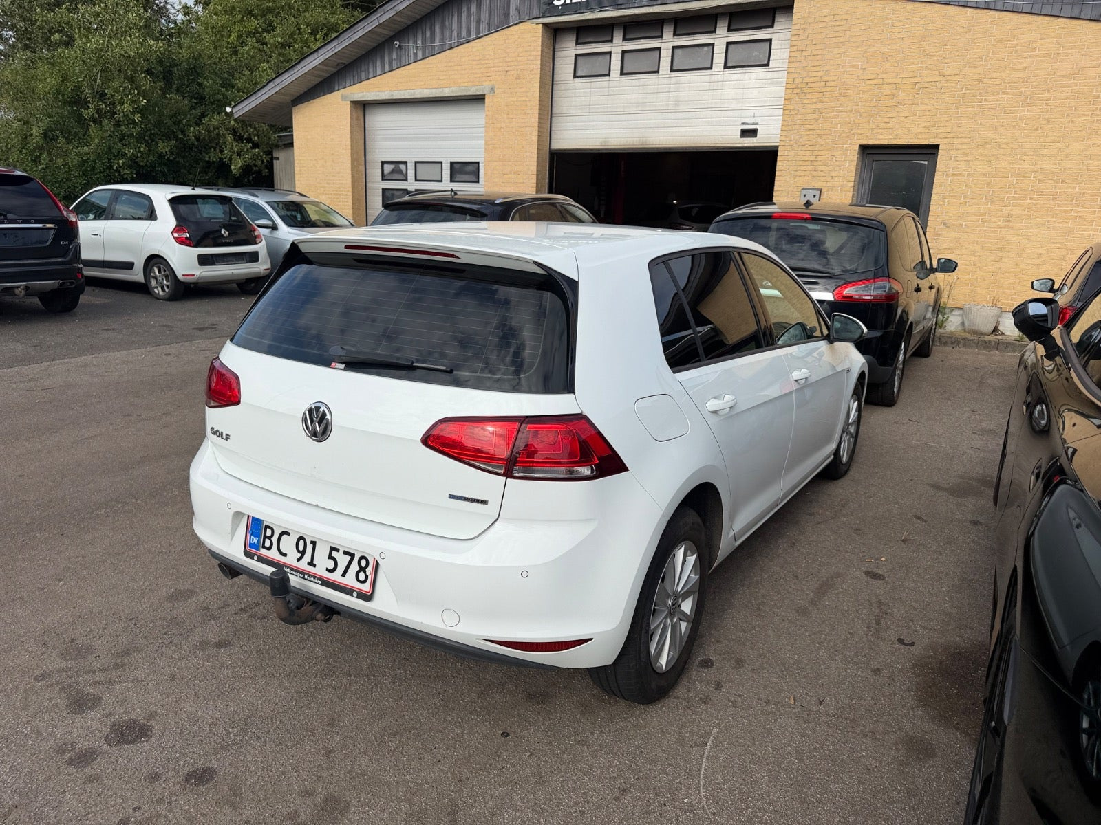 Hvid VW Golf VII fra 2014