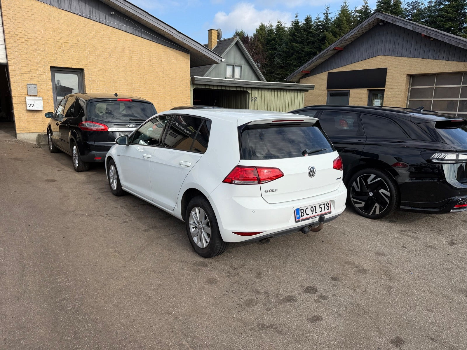 Hvid VW Golf VII fra 2014