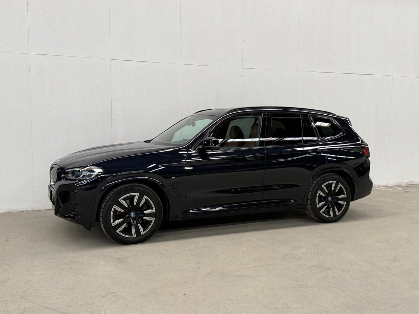 Sort BMW iX3 fra 2022