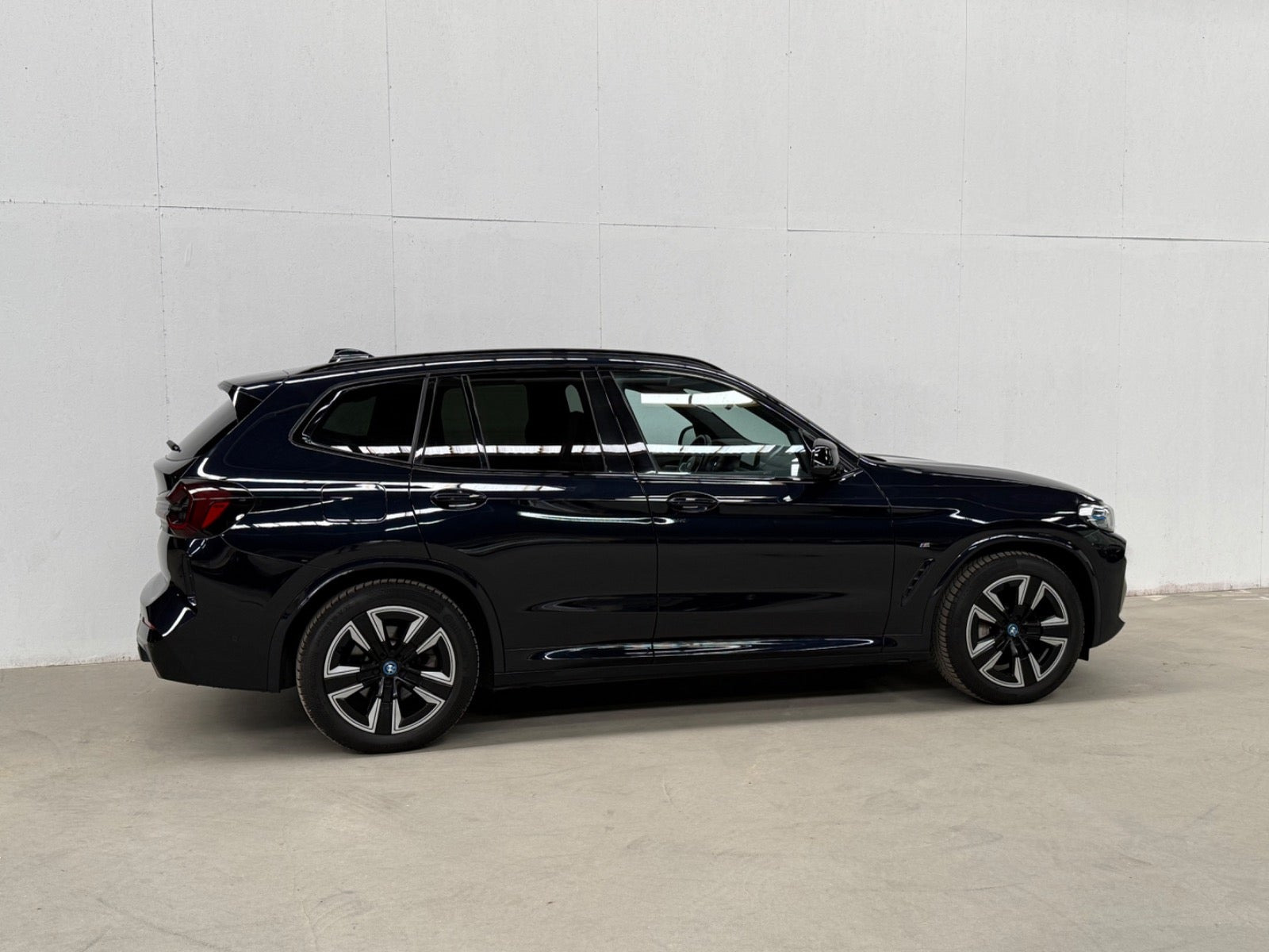Sort BMW iX3 fra 2022