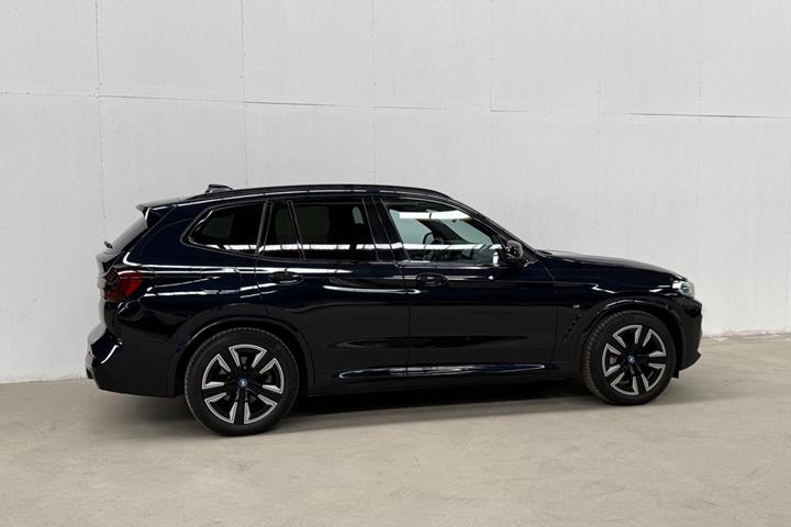 Sort BMW iX3 fra 2022