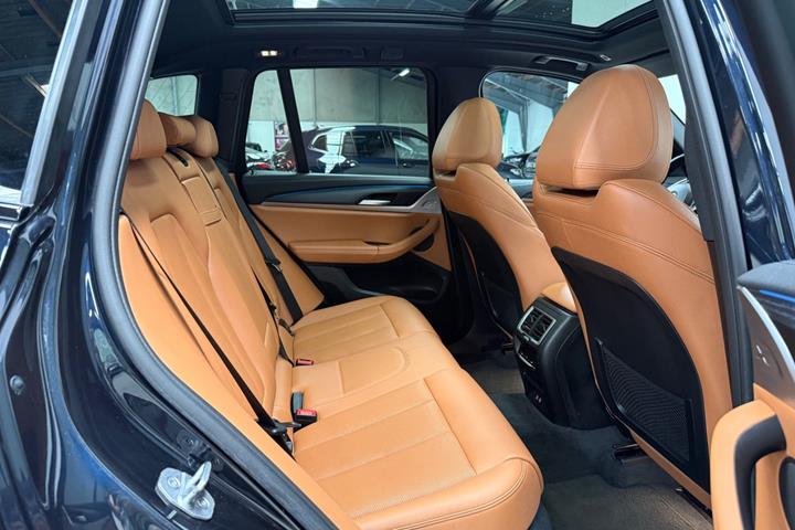 Sort BMW iX3 fra 2022