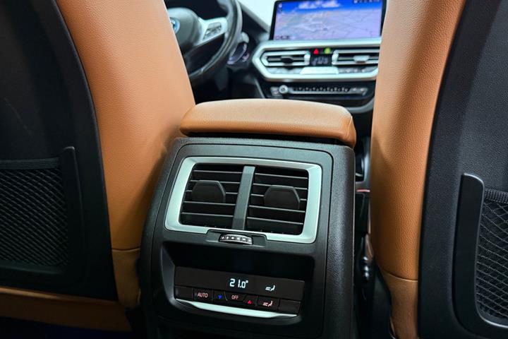 Sort BMW iX3 fra 2022