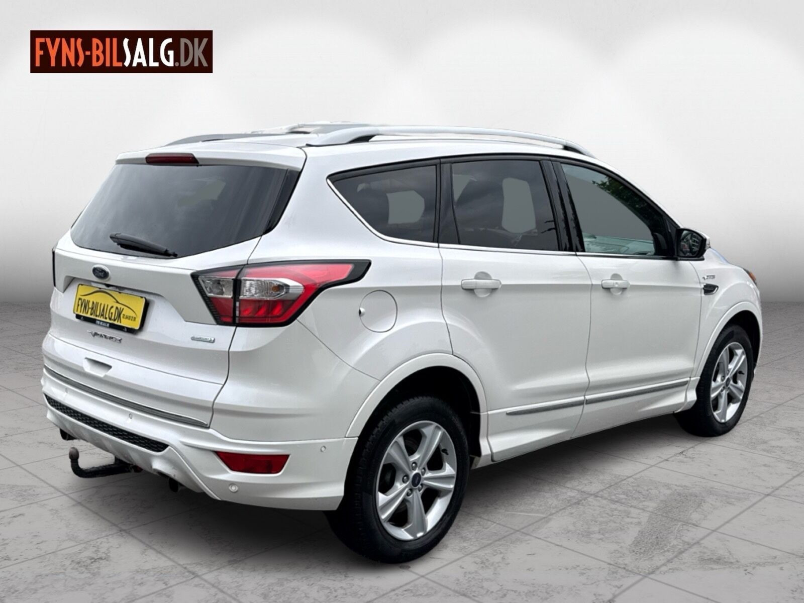 Hvid Ford Kuga fra 2017