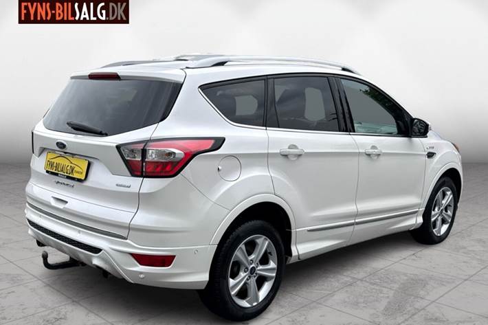 Hvid Ford Kuga fra 2017
