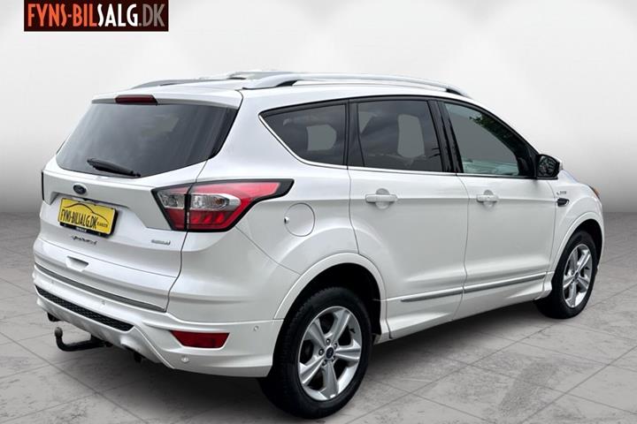 Hvid Ford Kuga fra 2017