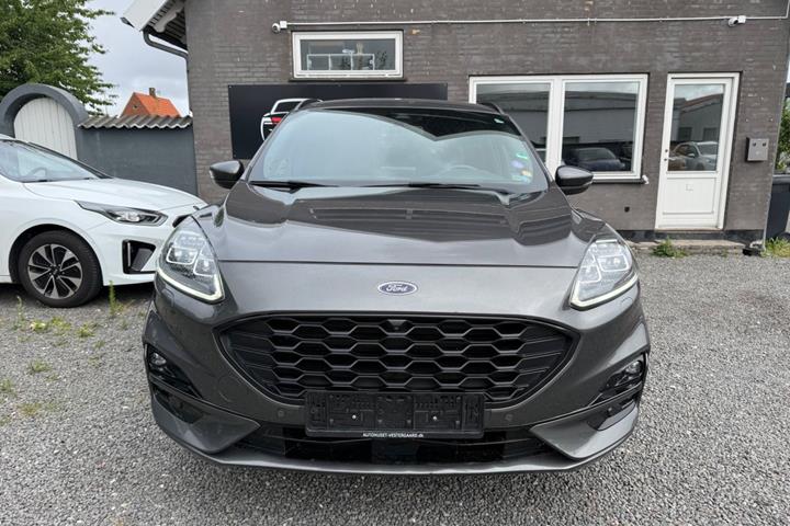 Grå Ford Kuga fra 2020