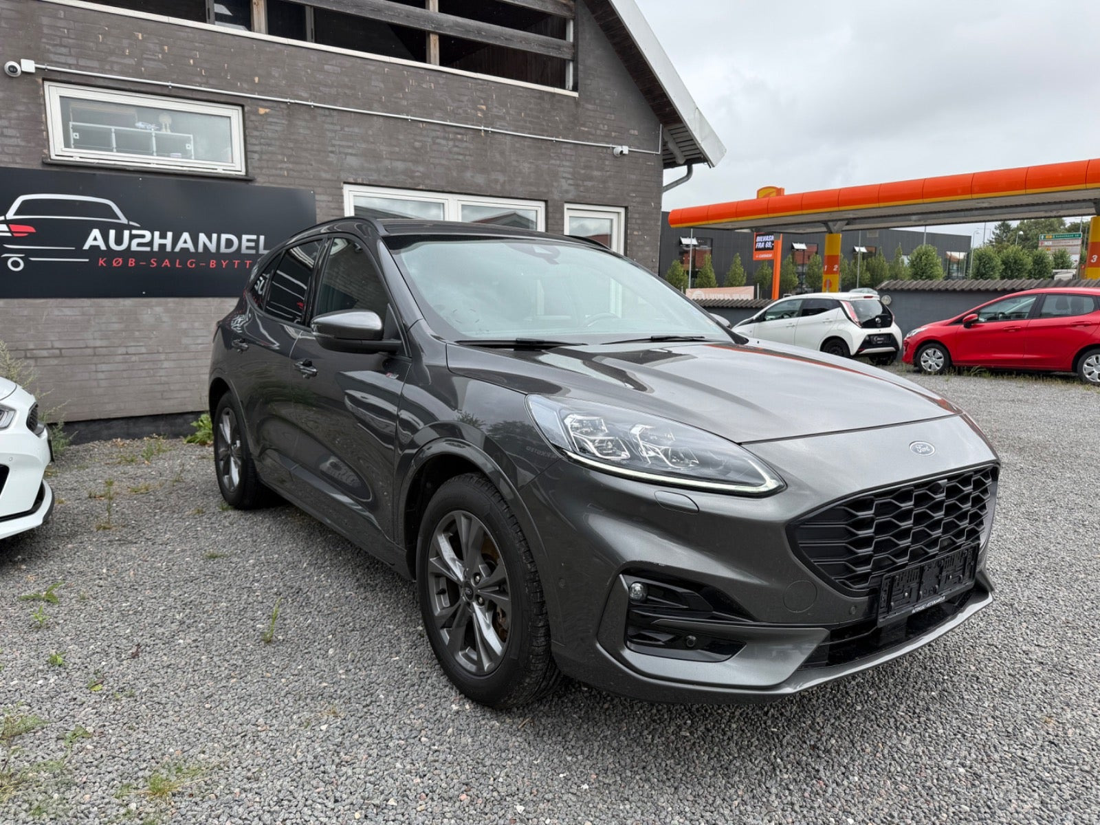 Grå Ford Kuga fra 2020
