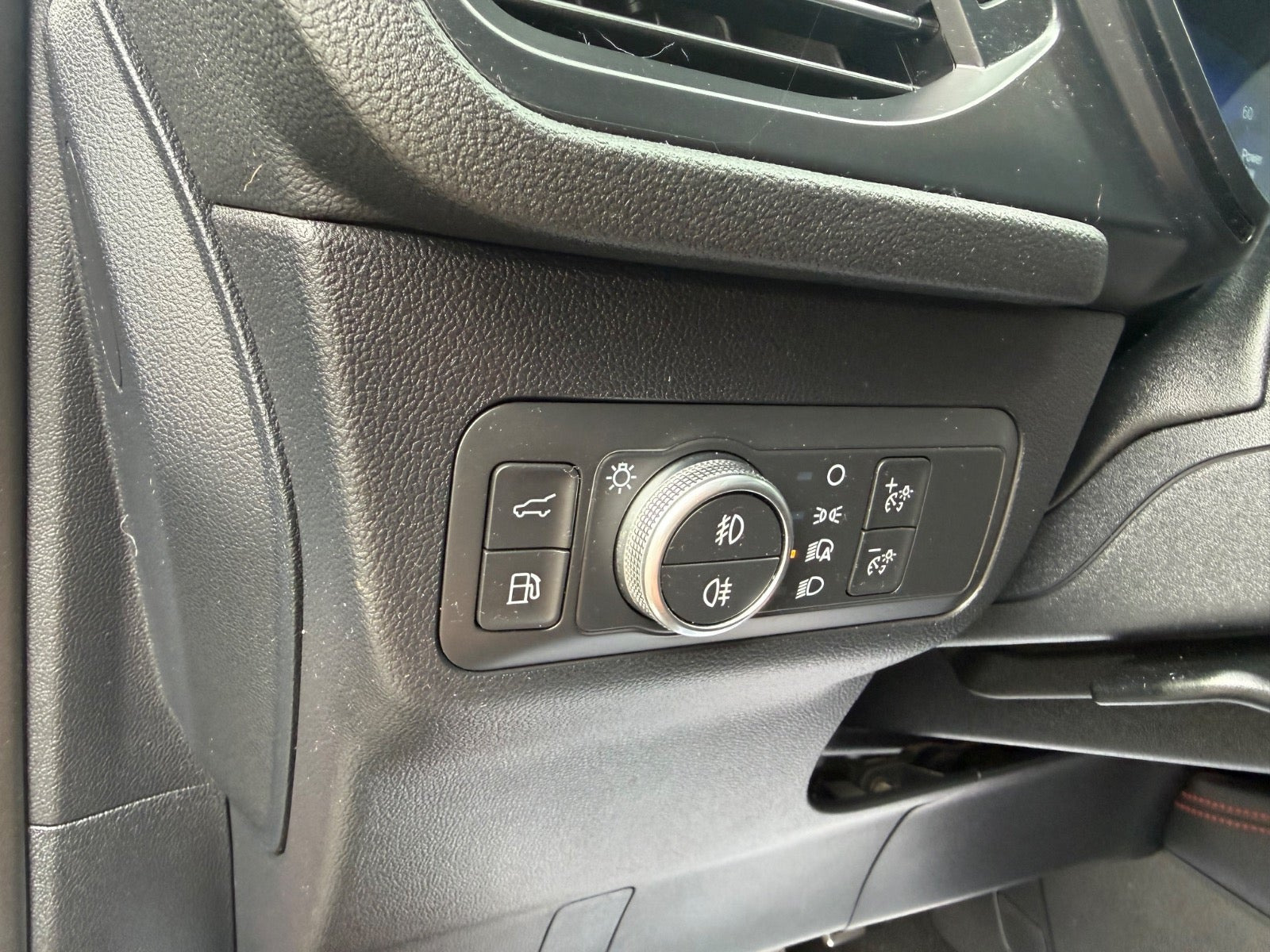 Grå Ford Kuga fra 2020