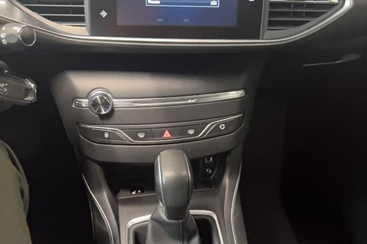 undefined Peugeot 308 fra 2015