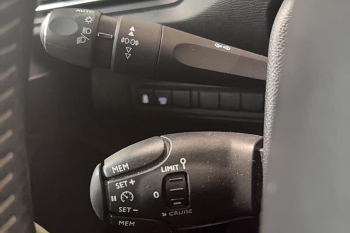 undefined Peugeot 308 fra 2015
