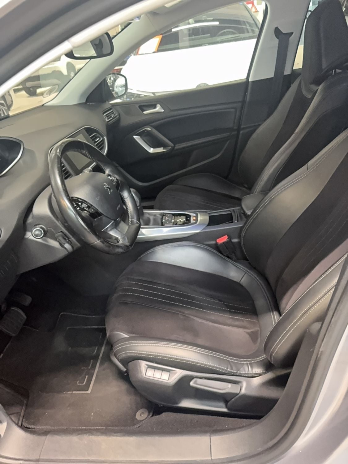 undefined Peugeot 308 fra 2015