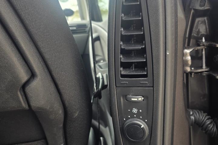 Grå Citroën Grand C4 Picasso fra 2016