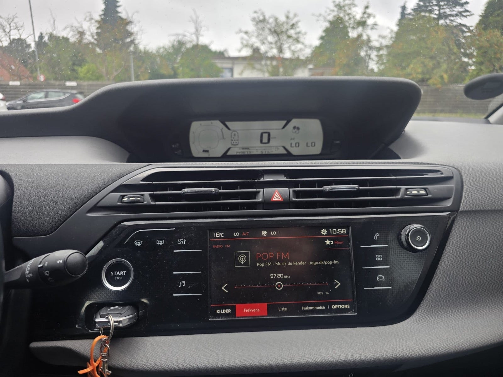 Grå Citroën Grand C4 Picasso fra 2016