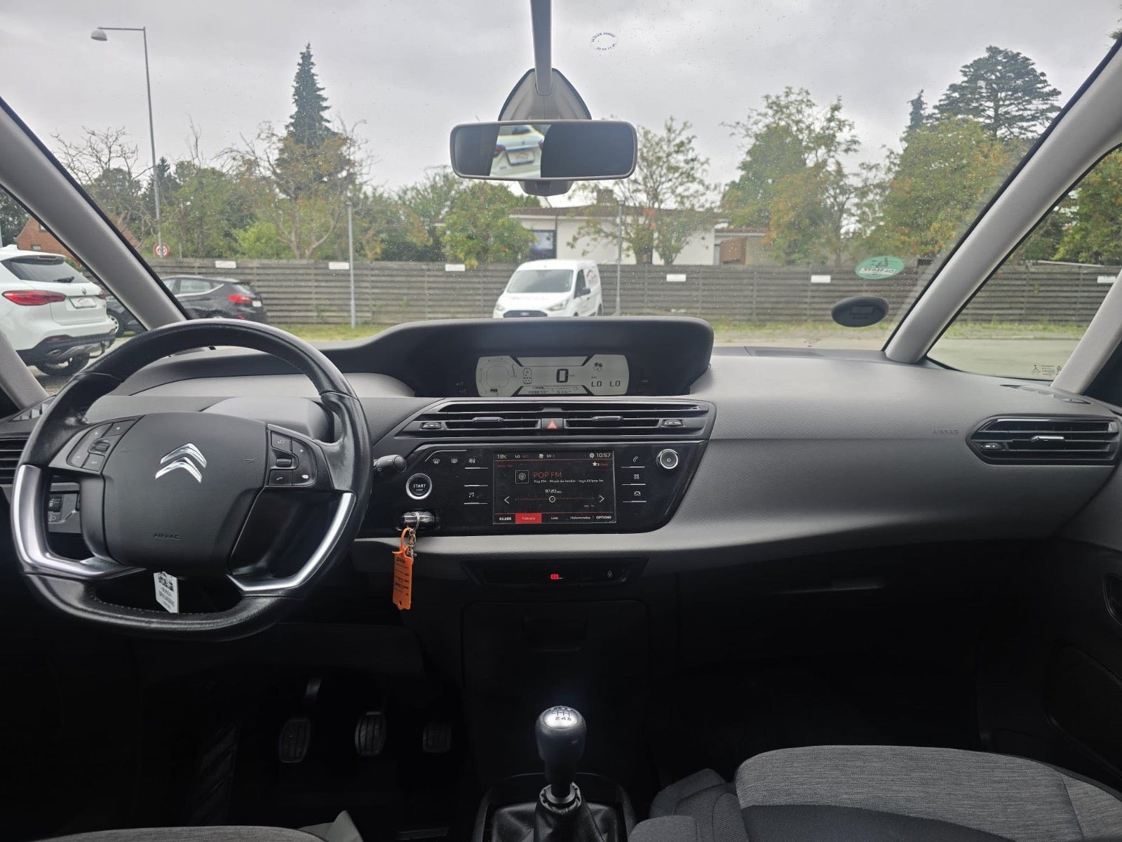 Grå Citroën Grand C4 Picasso fra 2016