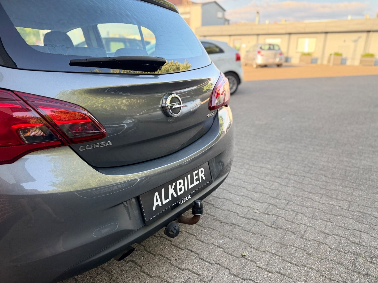 Grå Opel Corsa fra 2015