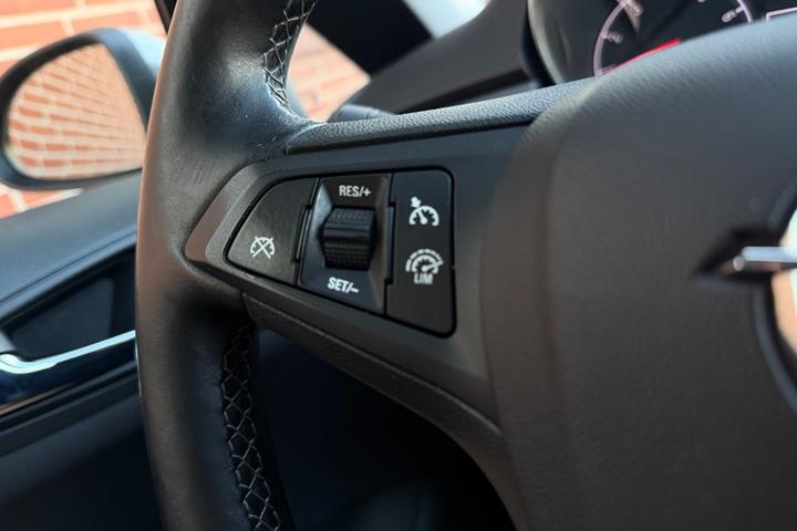 Grå Opel Corsa fra 2015